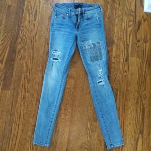 Super cute detail skinny jean